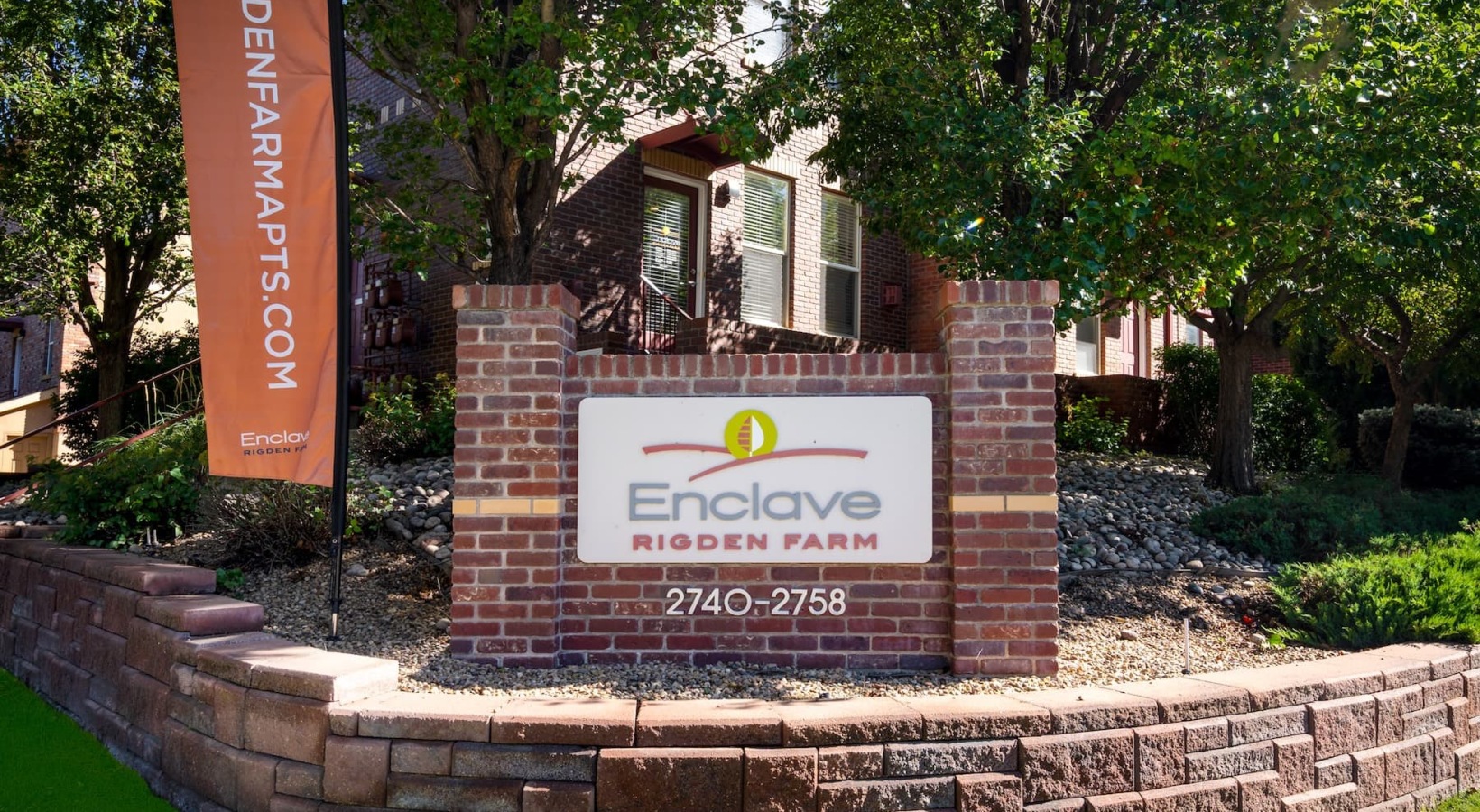Welcome to Enclave Rigden Farms signage outside